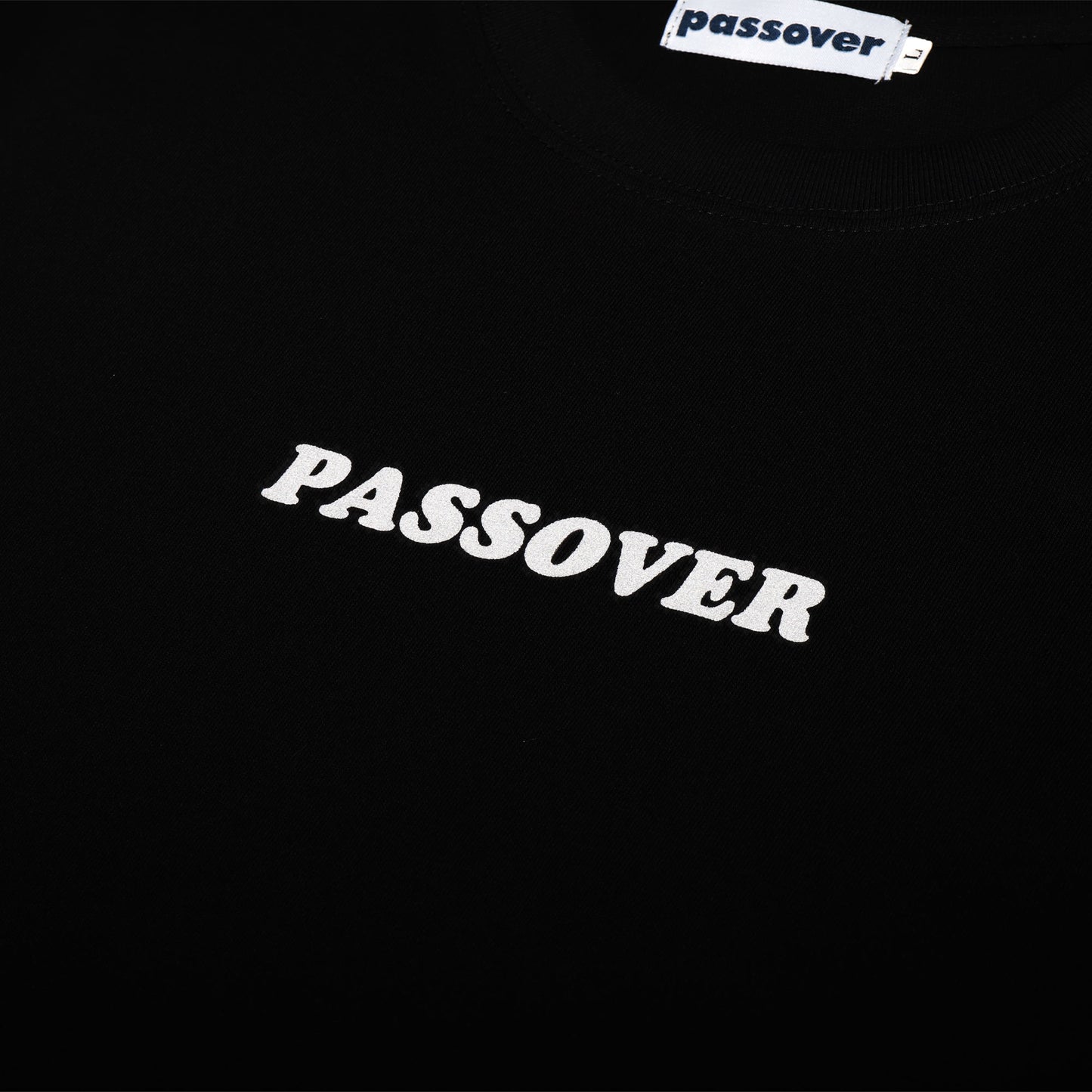 PASSOVER FRONT TEE BLACK/REFLECT