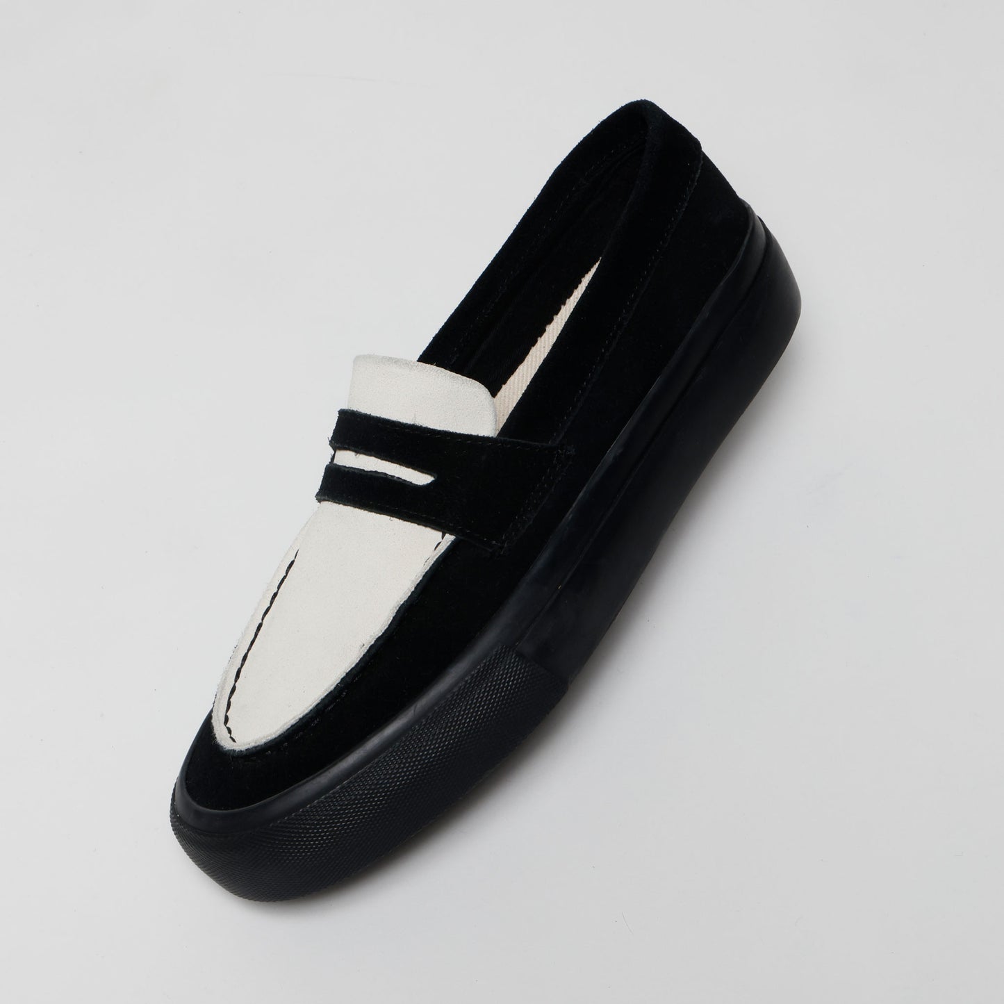 STANCLAN PENNY SUEDE BLACK/WHITE