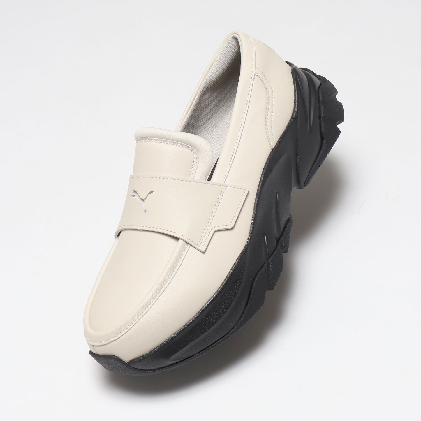 PUMA LOAFYR WMNS PUMA ALPINE SNOW/PUMA BLACK 397730-02