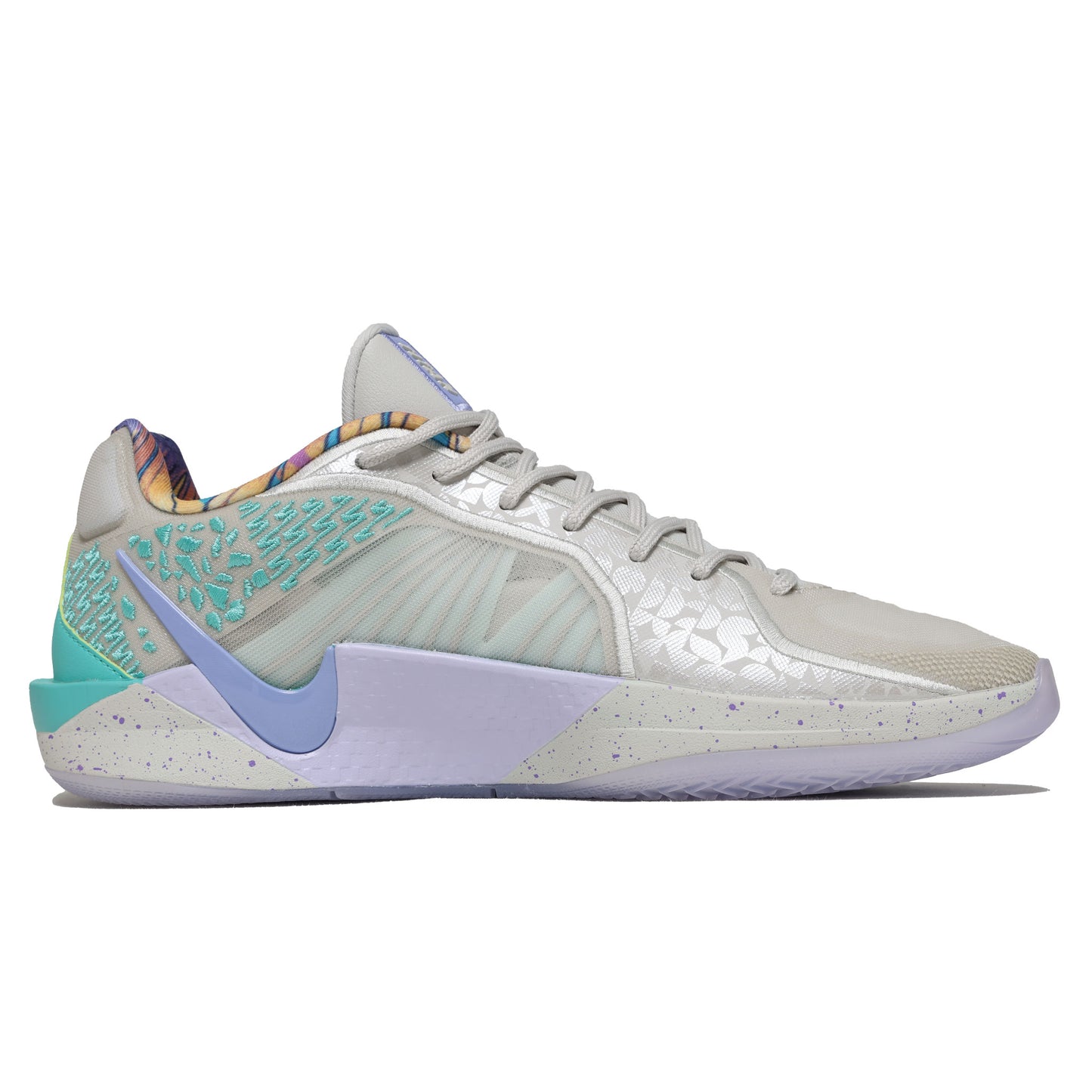 NIKE x TITAN SABRINA 2 EP LIGHT BONE/CALYPSO/TEAL TINT/RACER PINK HQ1846-001